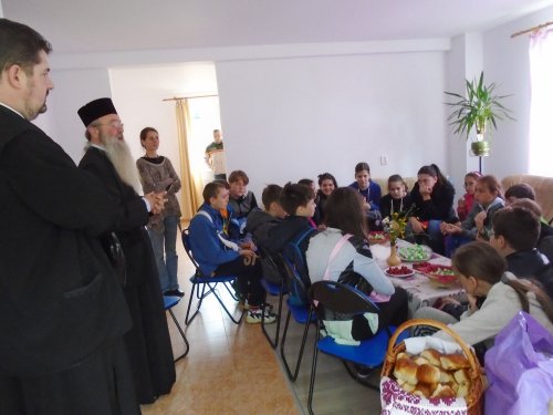 Elevi clujeni în pelerinaj la Mănăstirea Floreşti, Cluj Poza 58285