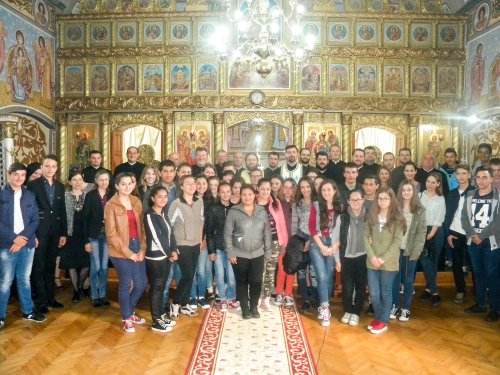 Întâlnirea tinerilor din Moldova Nouă Poza 58300