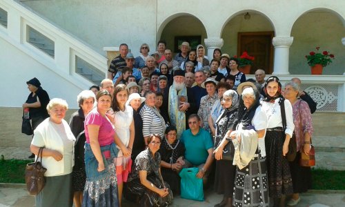 Credincioși din Făgăraș în pelerinaj la Mănăstirea Prislop Poza 57851
