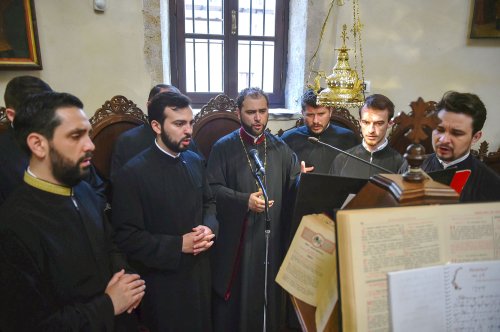 Sfânta Liturghie, săvârșită în limba română la Mănăstirea Gonia Poza 57877