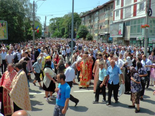 „Ocrotitorul Bucovinei“, cinstit de mii de pelerini Poza 57733