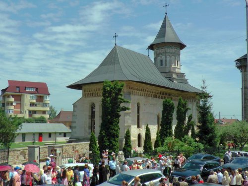 „Ocrotitorul Bucovinei“, cinstit de mii de pelerini Poza 57735