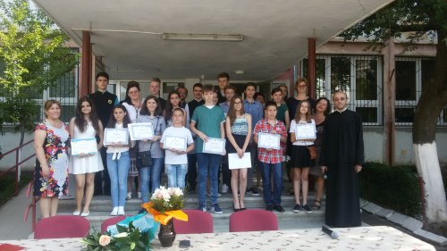 Sfârşit de an şcolar la Liceul Ortodox din Oradea Poza 57688