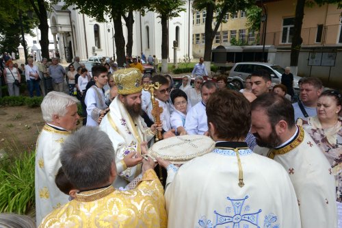 Pelerini români din Ungaria la biserici și mănăstiri bucureștene Poza 57532