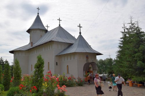 Sensul şi bucuria vieţii le găsim atunci când Îl întâlnim pe Dumnezeu Poza 57451