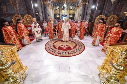 Sfinţii Apostoli Petru şi Pavel - învăţători ai credinţei, pocăinţei şi misiunii Bisericii în lume Poza 57518