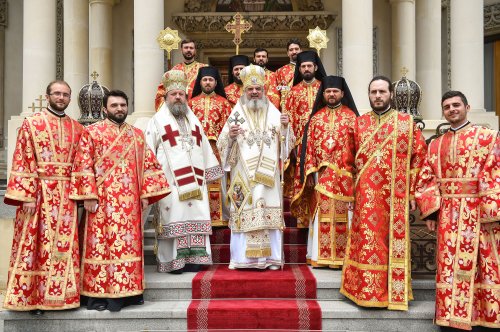 Sfinţii Apostoli Petru şi Pavel - învăţători ai credinţei, pocăinţei şi misiunii Bisericii în lume Poza 57523