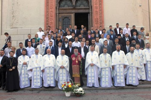 Teologii craioveni  au depus jurământul Poza 57333