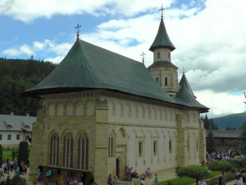 550 de ani de la punerea pietrei de temelie a Mănăstirii Putna Poza 56776