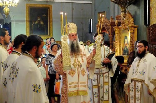 Biserica parohiei gorjene Şiacu a fost sfințită Poza 56795