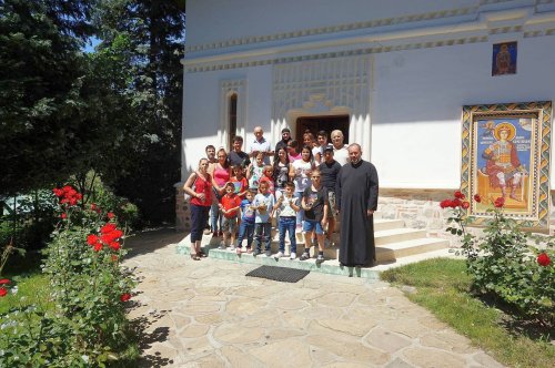 Acţiuni educaţionale şi duhovniceşti în Argeş Poza 56528