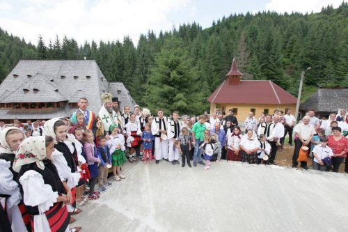 Hramuri și sfințiri la  lăcașe de cult din Maramureș Poza 56100