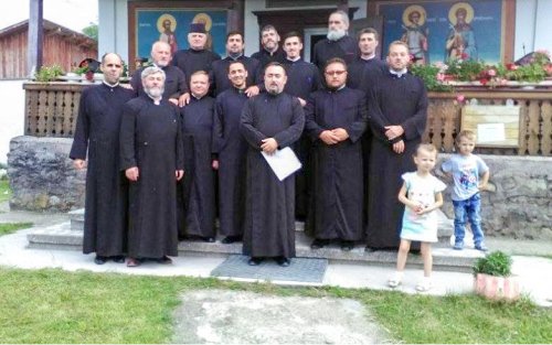 Cerc pastoral-misionar în Arhiepiscopia Râmnicului Poza 55873