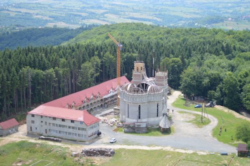 Hram la Mănăstirea Piatra Craiului, Cluj Poza 55432