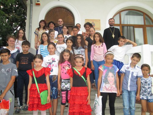 Rolul familiei creștine în formarea copiilor și tinerilor Poza 55470