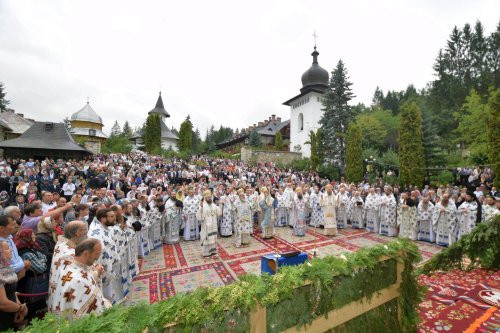 Sărbătorile Sfinţilor Nemţeni, la Mănăstirea Sihăstria Poza 55271