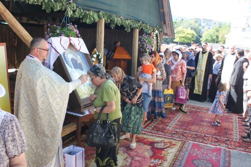 Pelerinaj cu icoana Maicii Domnului la Galați Poza 55259