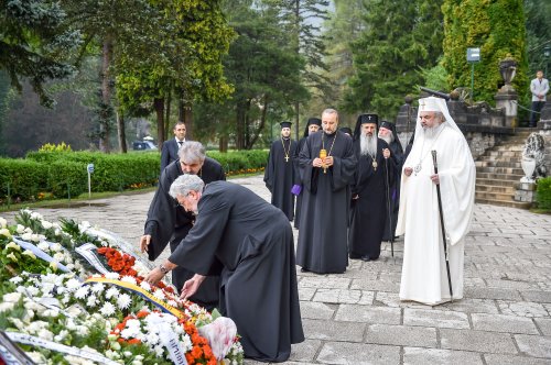 Omagiu adus Reginei Ana de către Patriarhul României Poza 55114