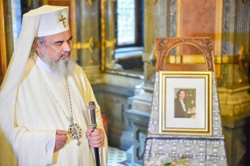 Omagiu adus Reginei Ana de către Patriarhul României Poza 55117