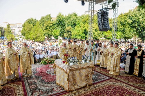 Pelerinaj la Târgovişte cu prilejul sărbătoririi Sfântului Ierarh Nifon Poza 55118