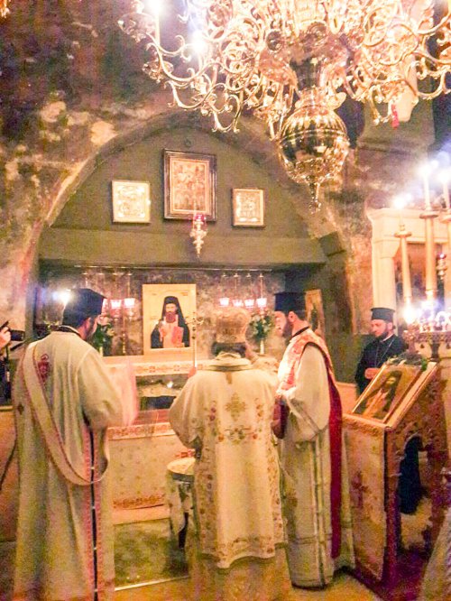 Prăznuirea Sfântului Ioan Iacob în Biserica Ierusalimului Poza 55059