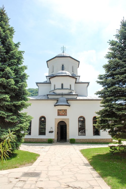 Hramul mănăstirilor Tismana şi Polovragi Poza 54957