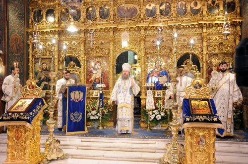 „Maica Luminii” prăznuită la Catedrala Patriarhală Poza 54891