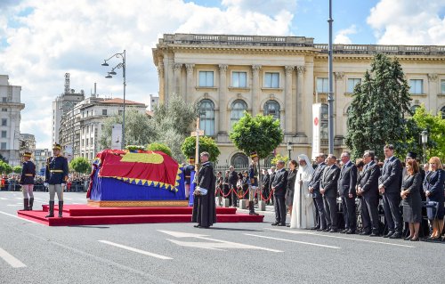 Regina Ana a fost înmormântată la Curtea de Argeș Poza 54894