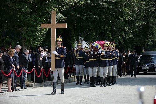 Regina Ana a fost înmormântată la Curtea de Argeș Poza 54898