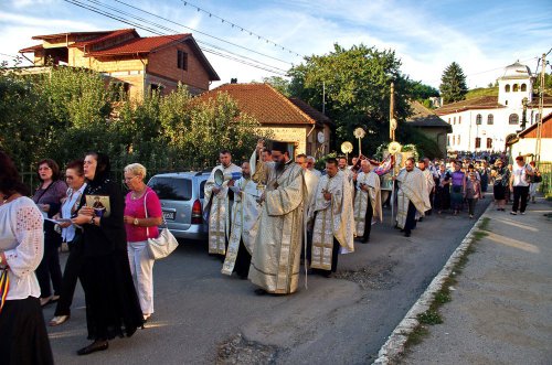 Maica Domnului, cinstită de credincioșii ardeleni Poza 54735