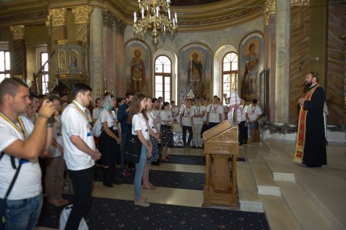 Tinerii au început ziua de ieri în rugăciune Poza 53772