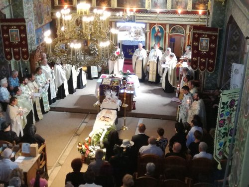 Preotul Ioan Hornea a fost înmormântat Poza 53528