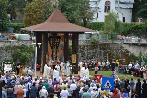 Sărbătoarea Maicii Domnului în Mitropolia Banatului Poza 53319