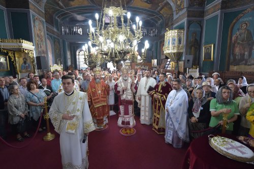 Pelerinaj închinat Sfintei Filofteia și Sfintei Cruci Poza 53084