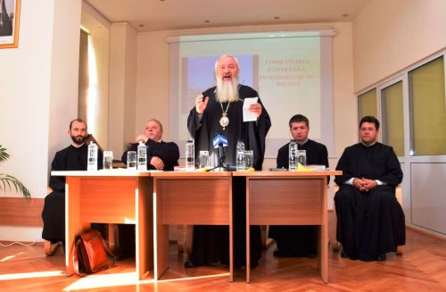 Consfătuirea profesorilor de religie din judeţul Cluj Poza 52847