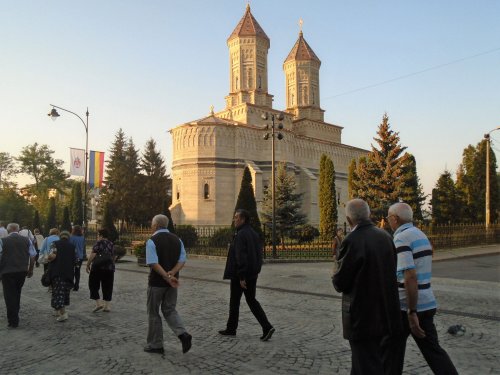 Credincioși clujeni în pelerinaj pe meleaguri moldovene Poza 52771