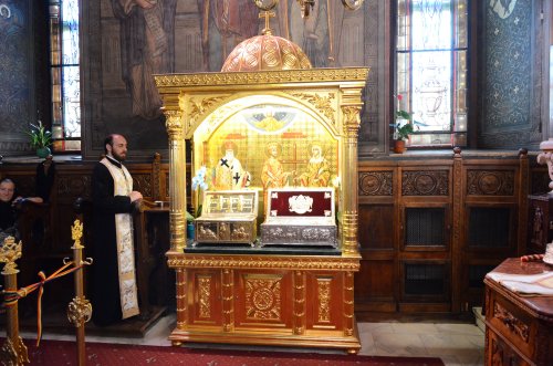 Sfințirea unui nou baldachin la Catedrala Patriarhală Poza 52816