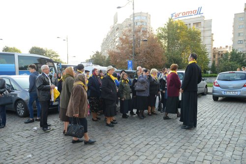 Peste 1.000 de pelerini din Prahova la Catedrala Patriarhală Poza 52173