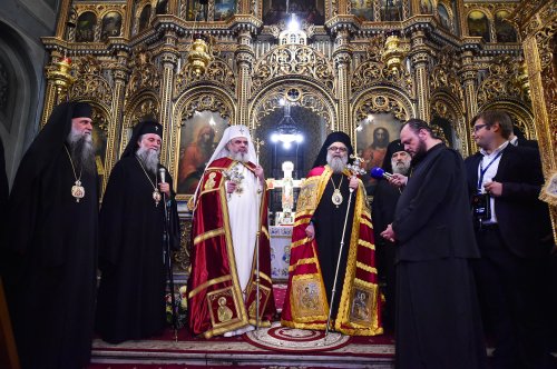 Delegaţiile patriarhale, întâmpinate la Râmnicu-Vâlcea Poza 52115