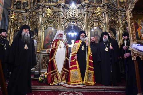 Delegaţiile patriarhale, întâmpinate la Râmnicu-Vâlcea Poza 52121