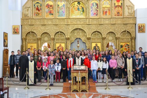 Tinerii în Biserică, la Caransebeș Poza 52018