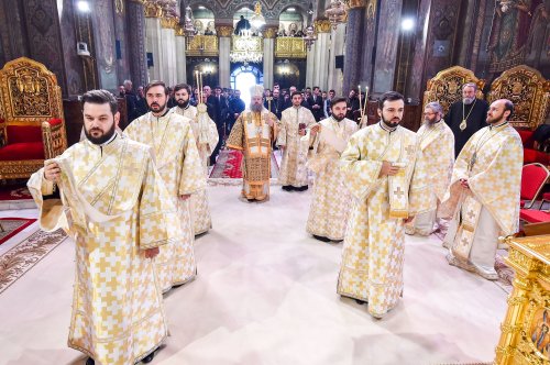 Patriarhul României a sărbătorit 9 ani de la întronizare Poza 51930