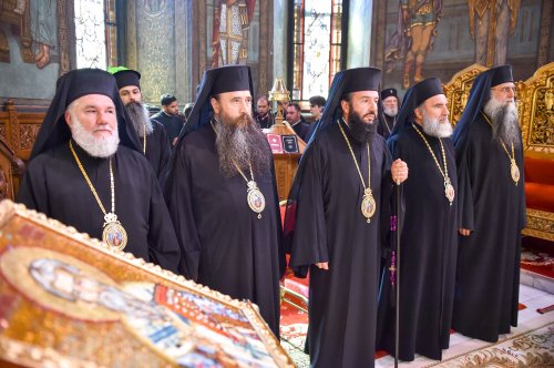 Patriarhul României a sărbătorit 9 ani de la întronizare Poza 51933