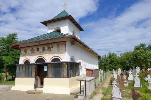 Biserica, inima comunității din Căzănești Poza 51983