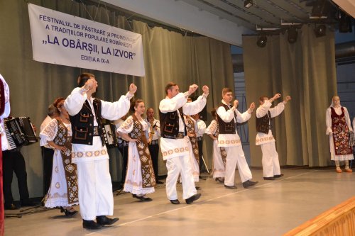 Festivalul românesc „La obârșii, la izvor”, organizat la Gyula Poza 51810