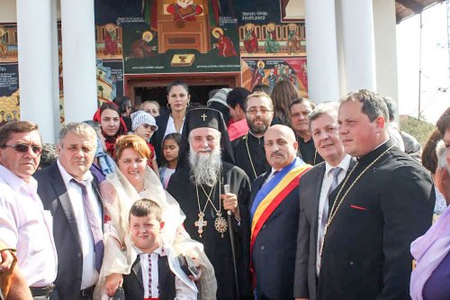 Sfinte Liturghii arhiereşti în judeţele Gorj şi Vâlcea Poza 51767