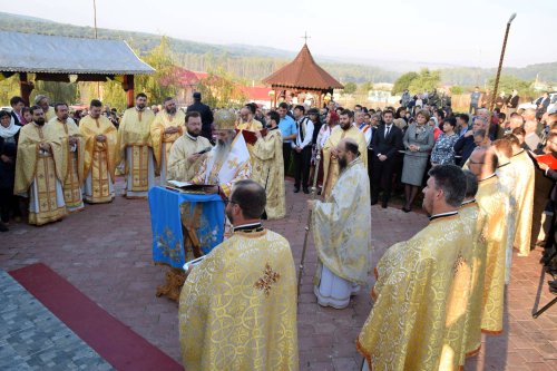 Sfinţire de biserică la Balta Arsă Poza 51752