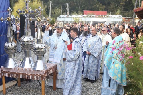 Târnosiri, hramuri și binecuvântări arhierești Poza 51758