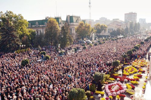 Programul hramului Sfintei Cuvioase Parascheva Poza 51688