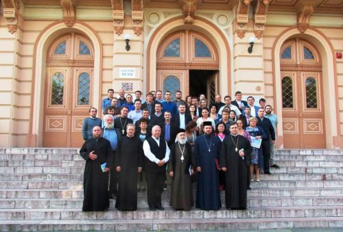 Consfătuirea profesorilor de religie din județul Arad Poza 51579